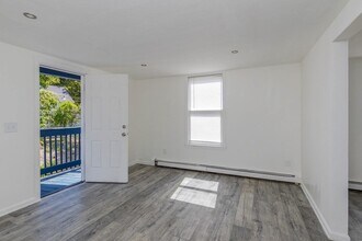 13 Greenwood St in Gardner, MA - Building Photo - Building Photo