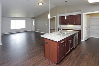 Shadow Bay Apartments in West Fargo, ND - Foto de edificio - Interior Photo