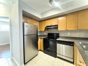 65 Turntable Crescent in Toronto, ON - Building Photo - Building Photo