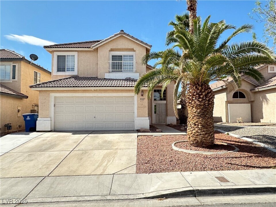 8327 Tribute Ln in Las Vegas, NV - Building Photo