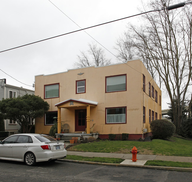 1955 NW Raleigh St in Portland, OR - Building Photo - Building Photo