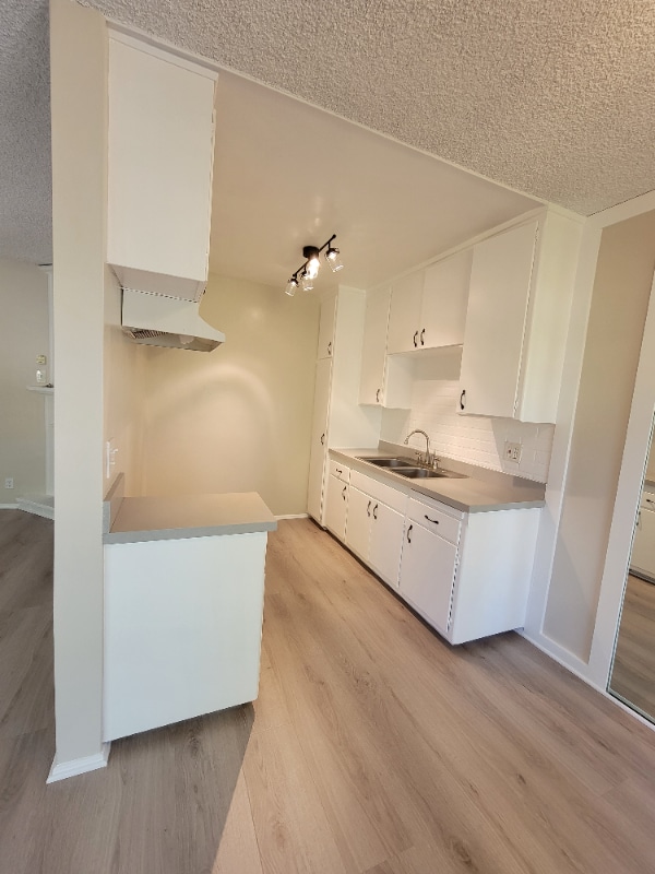 13531 Wyandotte St in Los Angeles, CA - Building Photo - Building Photo