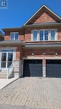 18 Harpreet Cir in Toronto, ON - Building Photo - Building Photo