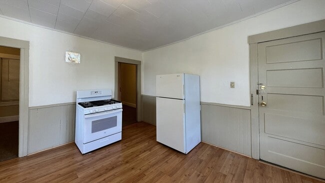 property at 4 Thenius St