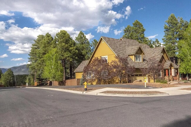 4 E Separation Canyon Trl in Flagstaff, AZ - Foto de edificio - Building Photo