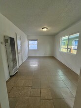 4223 W Broadway, Unit #B in Hawthorne, CA - Building Photo - Building Photo