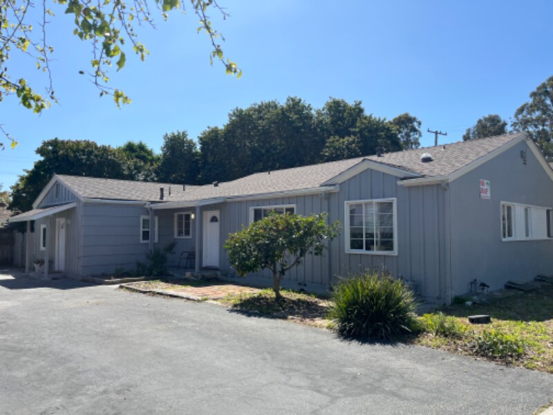6891 Pasado Rd in Goleta, CA - Foto de edificio