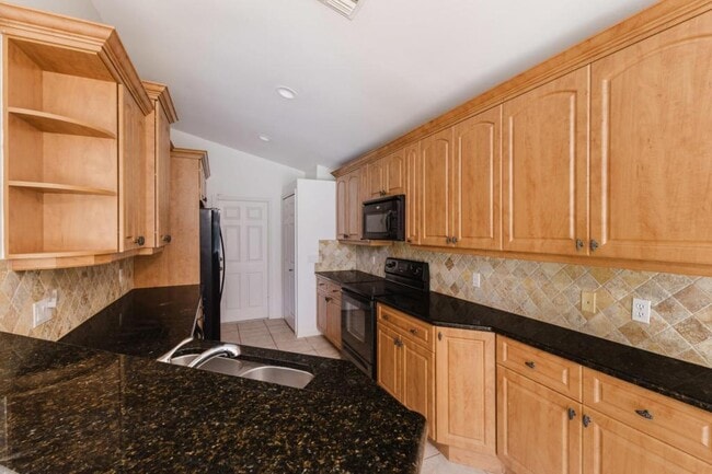 9841 Las Casas Dr in Ft. Myers, FL - Building Photo - Building Photo