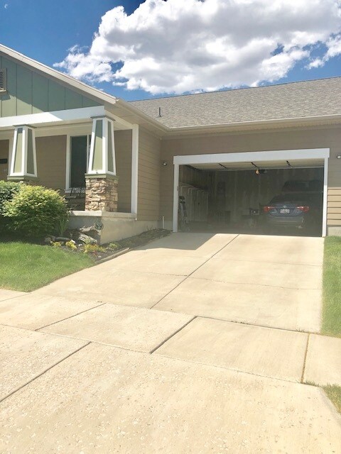 11769 S Sun Tea Way, Unit Basement Apartment in South Jordan, UT - Foto de edificio