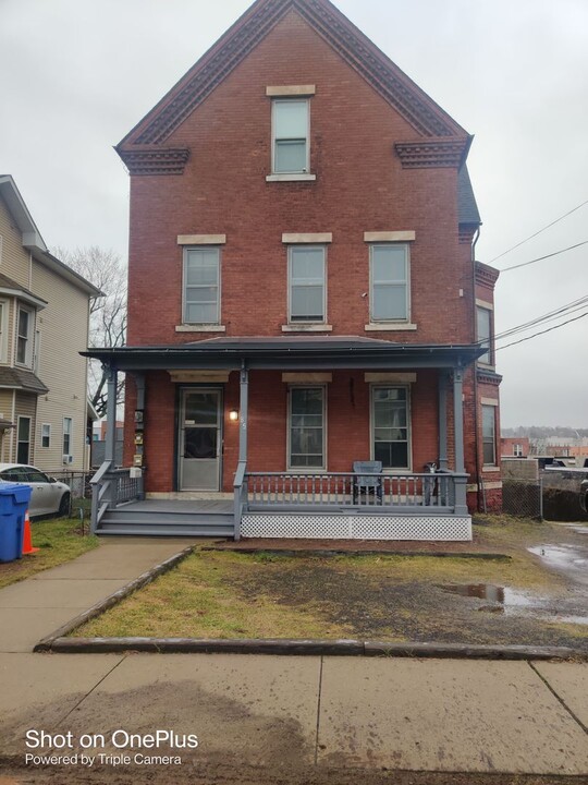 85 Lincoln St in Meriden, CT - Foto de edificio