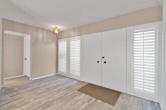 14236 Oxford Pl in Victorville, CA - Foto de edificio - Building Photo