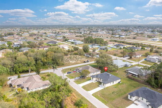 3005-3007 Gordon Ave S in Lehigh Acres, FL - Building Photo - Building Photo