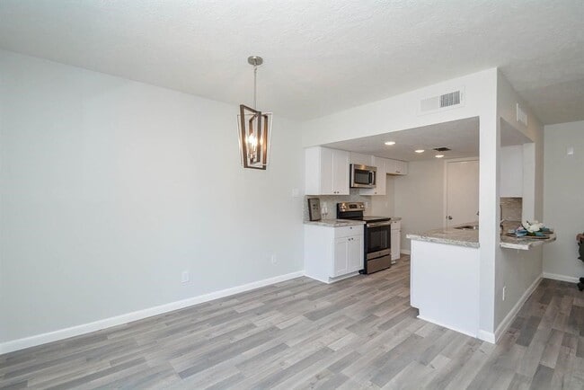 property at 978 Memorial Village Dr