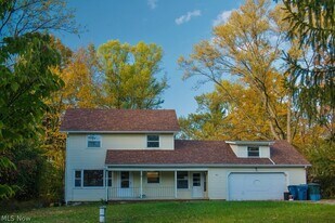 1399 Barlow Rd in Hudson, OH - Building Photo
