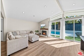 20308 Mobile St in Los Angeles, CA - Building Photo - Building Photo