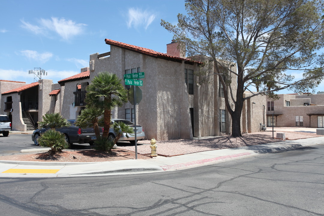 Palo Verde Villas in Las Vegas, NV - Building Photo