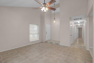 5867 Village Forest Ct in Houston, TX - Building Photo - Building Photo