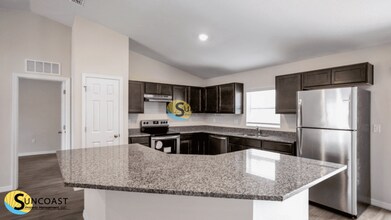 13 Sellner Pl, Unit 201 in Palm Coast, FL - Building Photo - Building Photo