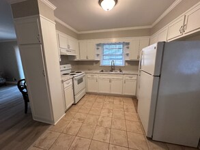 2135 Vista Dale Ct in Tucker, GA - Foto de edificio - Building Photo