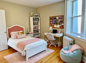 76 Egmont St, Unit 1A in Brookline, MA - Building Photo - Building Photo