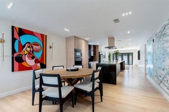 6246 SW 10th St in West Miami, FL - Building Photo - Building Photo