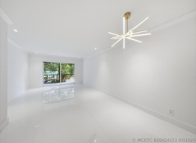property at 3125 Oakland Shores Dr