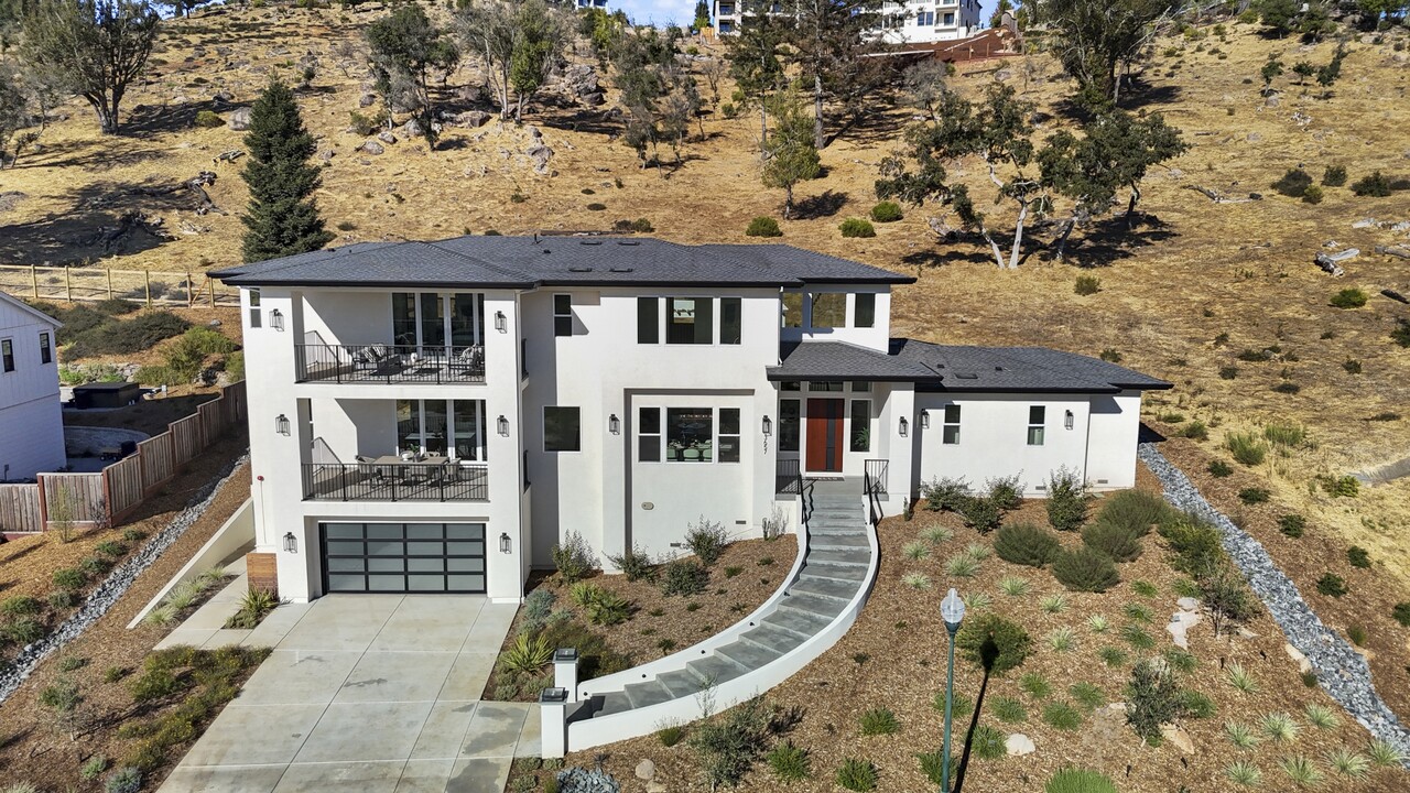 3657 Crown Hill Dr in Santa Rosa, CA - Building Photo