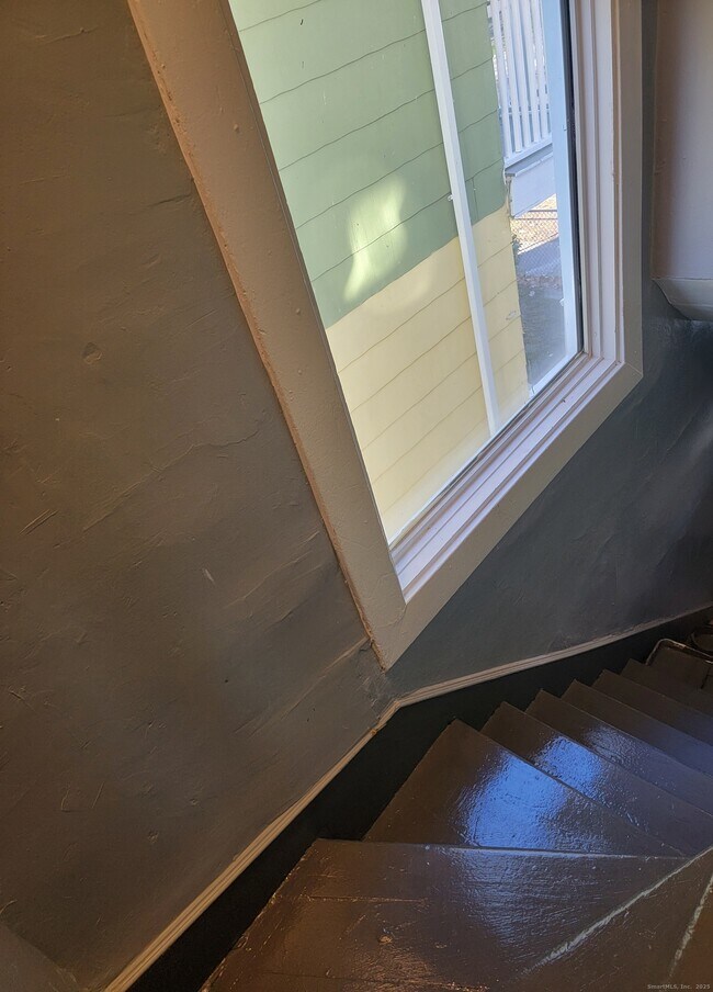 322 Bassett St in New Haven, CT - Building Photo - Building Photo