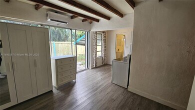 1836 Roosevelt St in Hollywood, FL - Building Photo - Building Photo