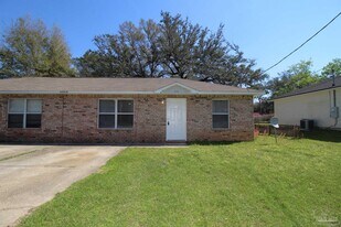6954 Woodley Dr in Pensacola, FL - Building Photo