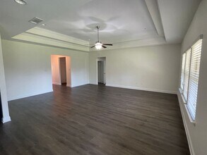 14384 N Swan Rd in Gulfport, MS - Building Photo - Building Photo