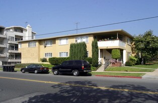 751 S Burlingame Ave in Los Angeles, CA - Building Photo