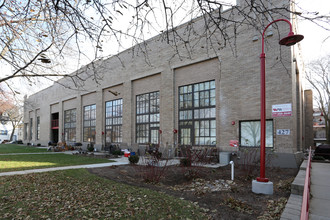 Nichols Station Apartments in Madison, WI - Foto de edificio - Building Photo