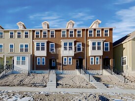 6046 S Jordan Pkwy W in South Jordan, UT - Building Photo