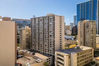 Pacific Grand in Honolulu, HI - Building Photo - Building Photo