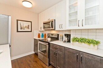 5536 N Sheridan Rd in Chicago, IL - Foto de edificio - Building Photo