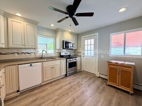 521 Farnsworth St in Pittsburgh, PA - Building Photo - Building Photo