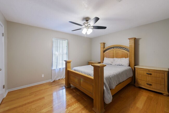 2824 S Logrun Cir in Spring, TX - Building Photo - Building Photo