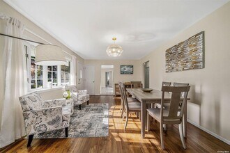 6 Rolling Hill Rd in Hampton Bays, NY - Building Photo - Building Photo