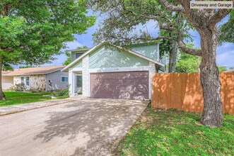 11426 Bristle Oak Trail in Austin, TX - Building Photo - Building Photo