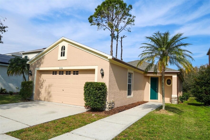 1116 Lake Shore Ranch Dr, Unit 111 in Seffner, FL - Building Photo