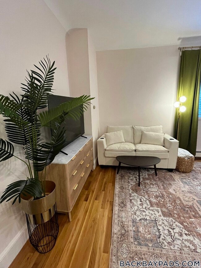 511 Beacon St in Boston, MA - Building Photo - Building Photo