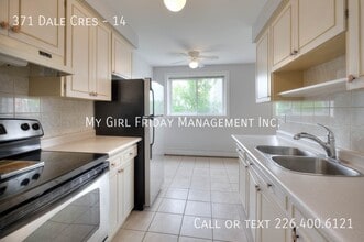 371 Dale Crescent in Waterloo, ON - Building Photo - Building Photo