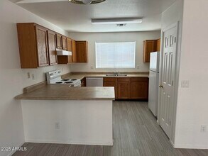 10520 W Mohave St in Tolleson, AZ - Building Photo - Building Photo
