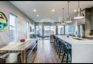 4417 Munger Ave in Dallas, TX - Building Photo - Building Photo