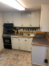 221A Magnolia St-Unit -A in Benton, AR - Foto de edificio - Building Photo