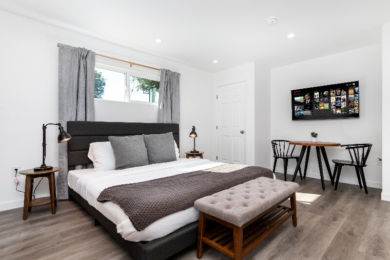 2511 Butler Ave in Los Angeles, CA - Building Photo