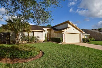 2514 Buffalo Trail in Sugar Land, TX - Building Photo - Building Photo