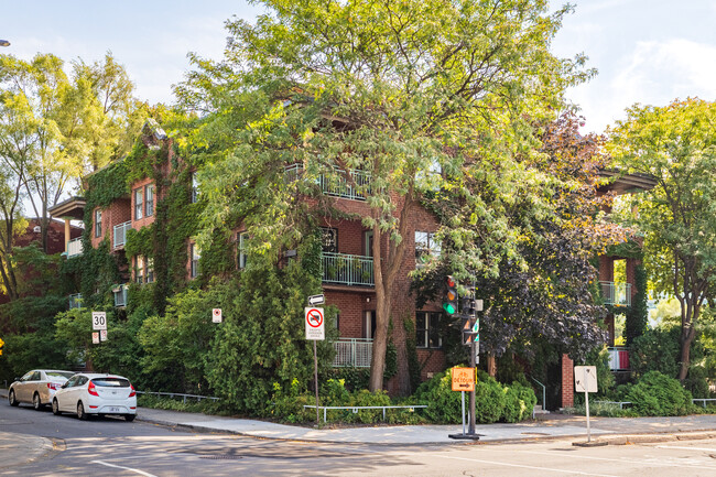 1860 René Lévesque Boul E in Montréal, QC - Building Photo - Primary Photo