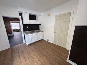 3973 E 123rd St in Cleveland, OH - Foto de edificio - Building Photo